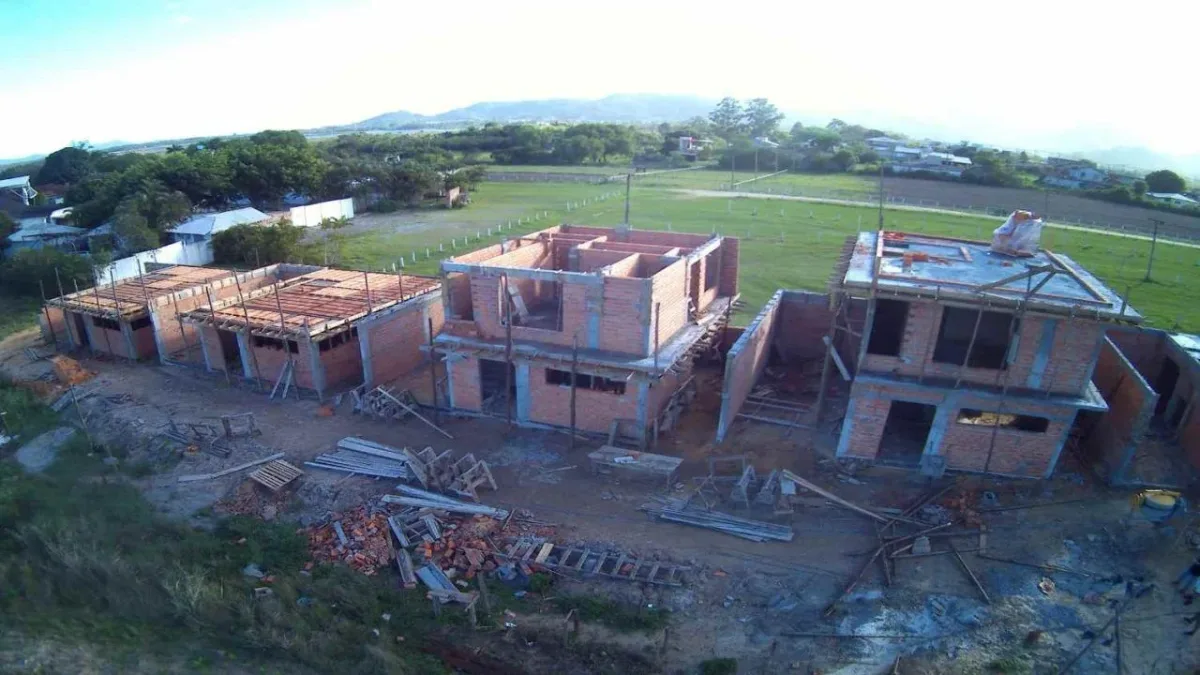 Como pagar o imóvel na praia: consórcio, banco ou construtora — Consorcio Financiamento Ou Direto Construtora