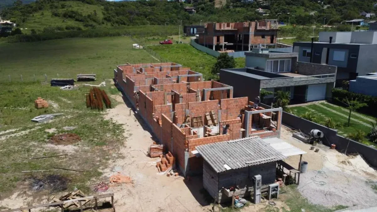 Comprar terreno e construir ou comprar casa pronta no litoral — Terreno Construir Ou Casa Pronta Litoral